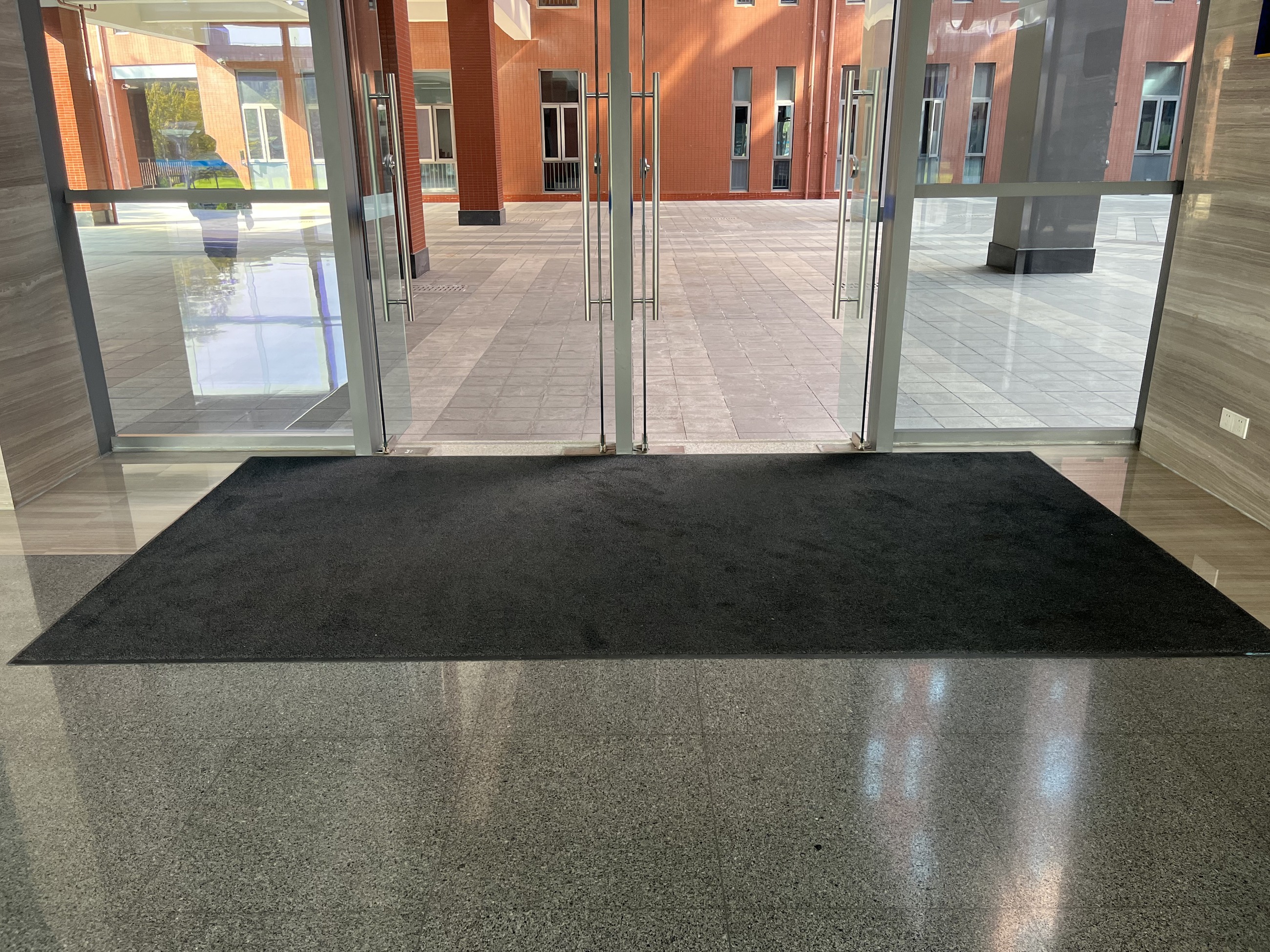 西南交通大学犀浦校区-大门内