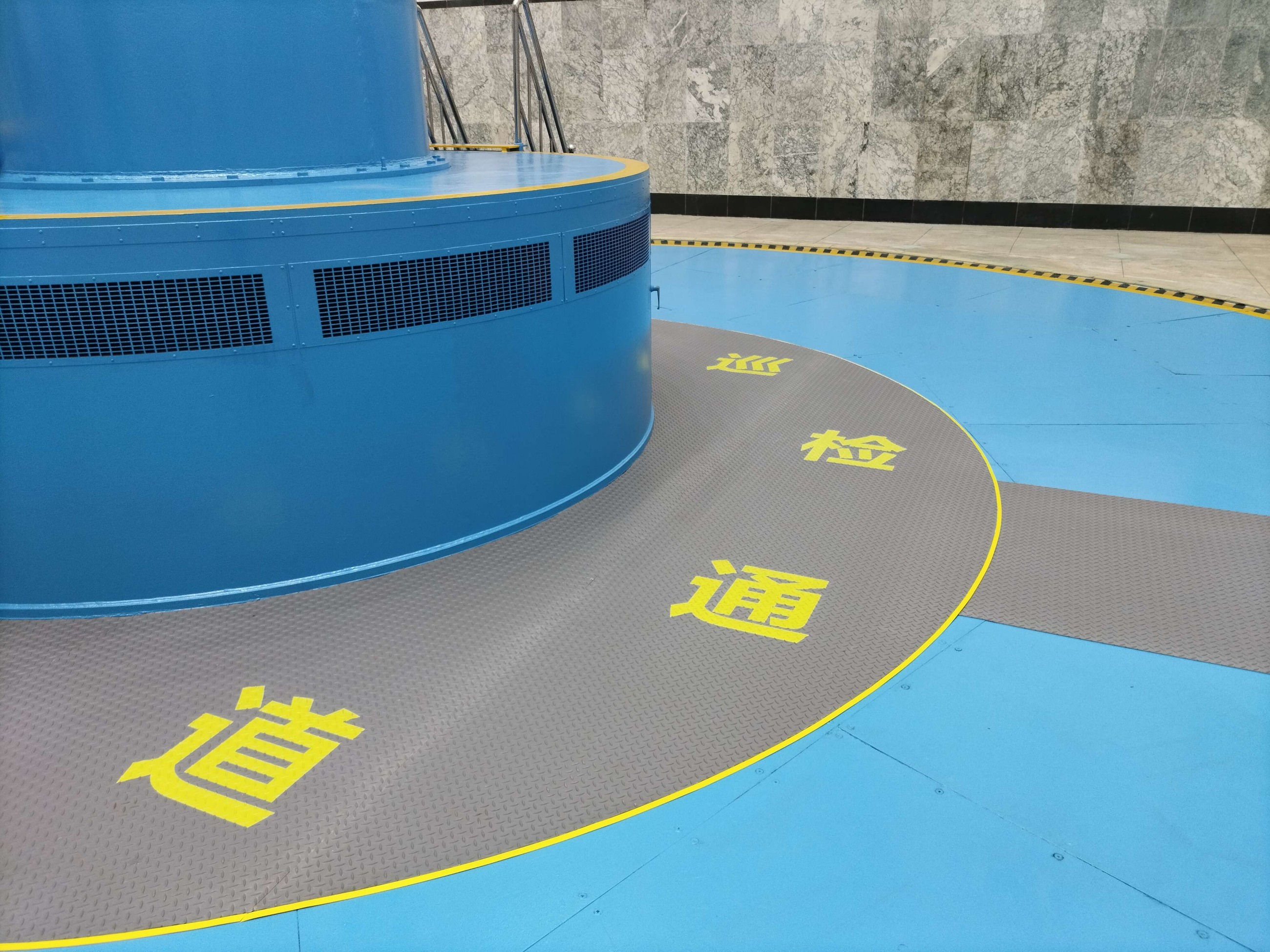 三峡集团宜昌高坝洲水电站-员工站立工位