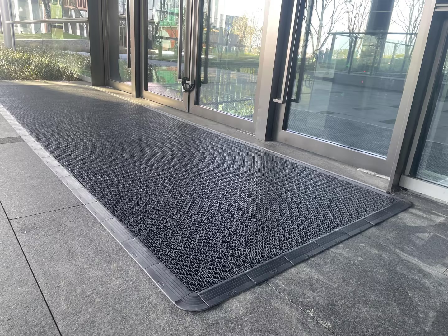 空港国际会议中心-大门外