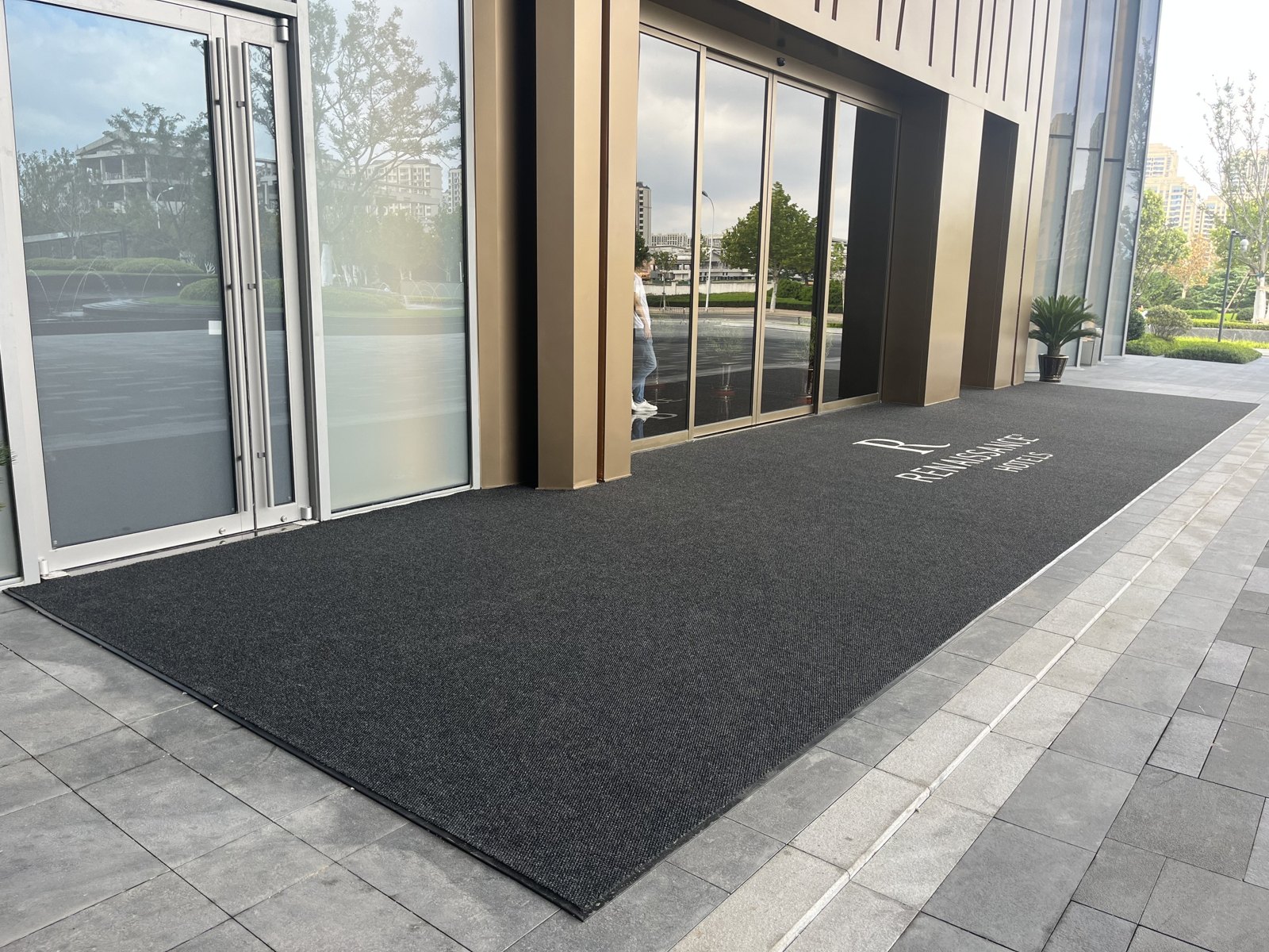 青岛金茂万丽酒店 · 入口实景
